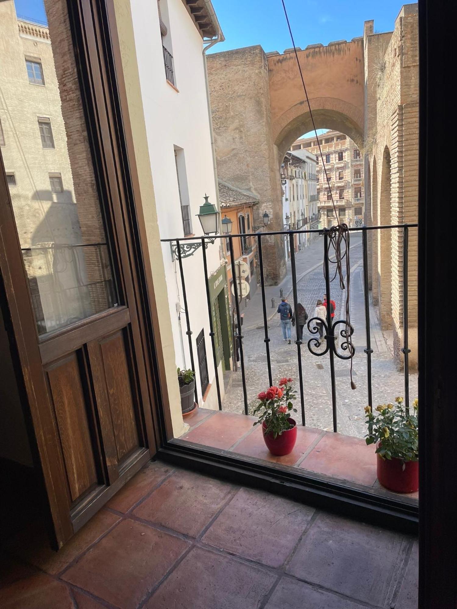 Ferienwohnung Sleep In Historic Puerta Elvira Granada Exterior foto